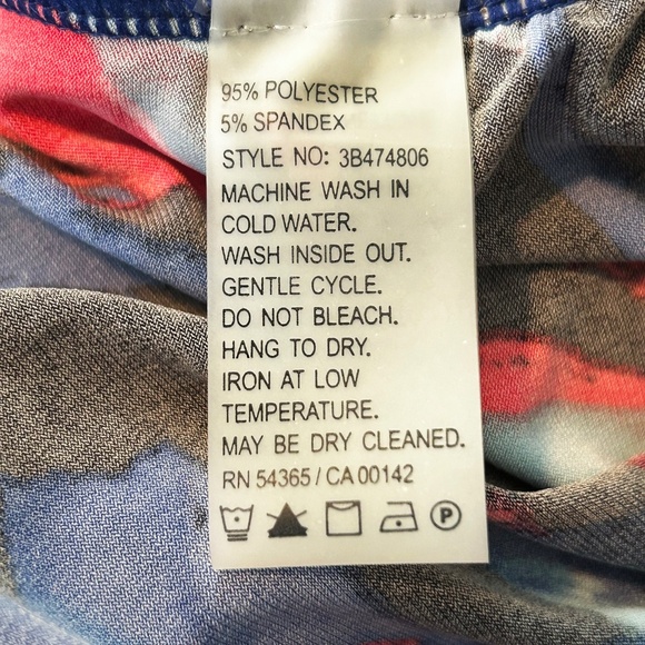 TOP, STRETCH, RED/BLUE/BLACK/WHITE/LT BLUE COMBO, SIZE 3X, ¾ SLEEVES, CREW NECK, - Picture 8 of 10